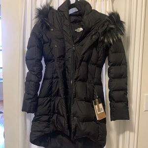 North Face Dealio Down Parkina